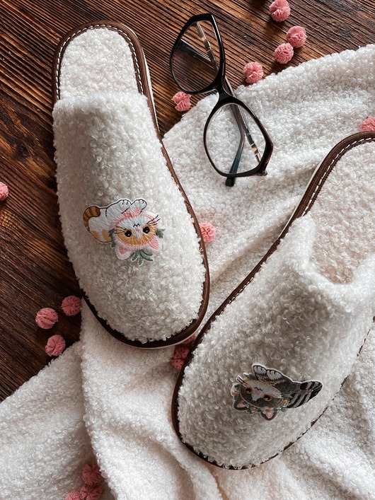 kapcie damskie Kapcie z uroczymi kotami