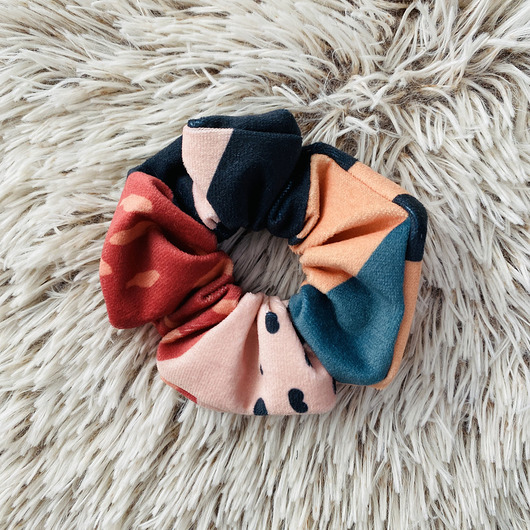 Welurowa gumka do włosów scrunchie Papaja Nandi