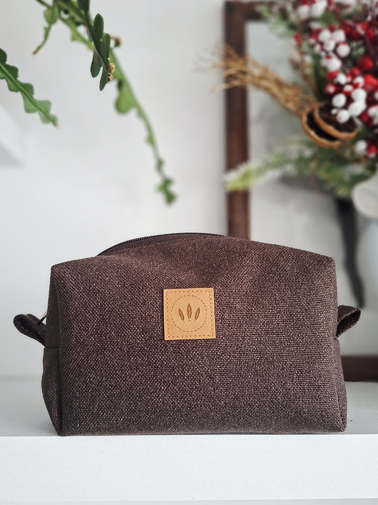 kosmetyczki Kosmetyczka z czekoladowej 'lnianej' plecionki