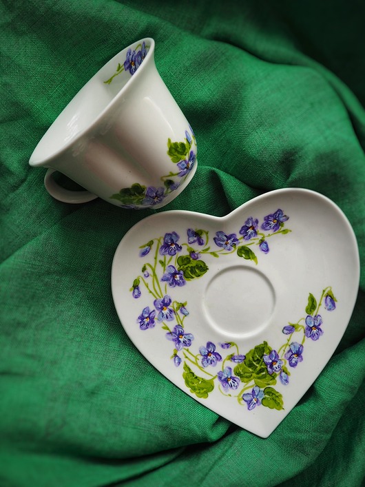 filiżanki Ręcznie malowany zestaw filiżanka ze spodkiem FIOŁKI