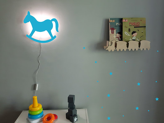 Drewniana lampka nocna Koń Lucky niebieski Dream Woods