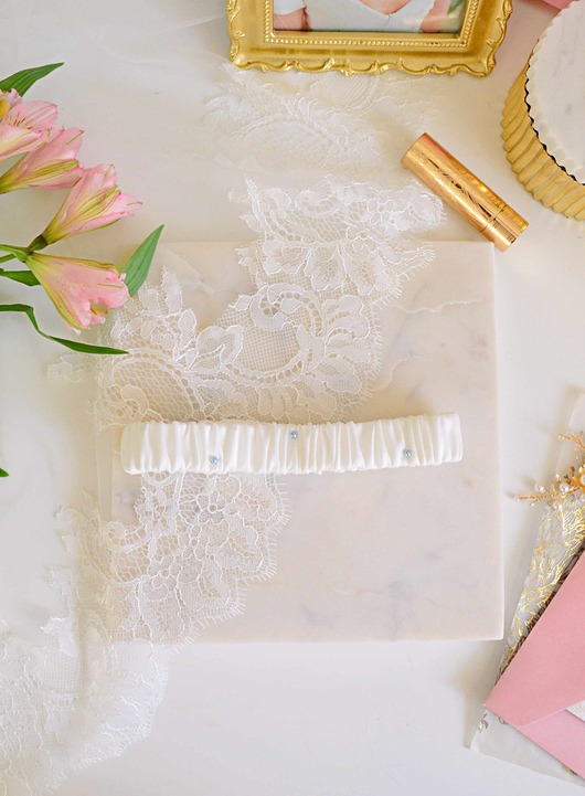 dodatki ślubne Podwiązka 385