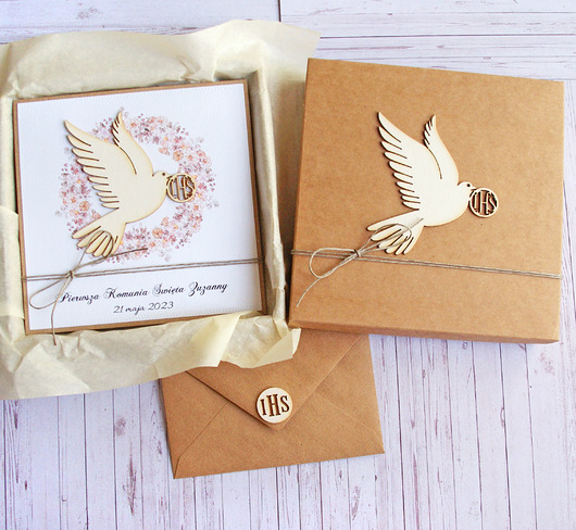 kartki scrapbooking Kartka, personalizacja, pudełko, koperta : gołąb : kwiatuszki