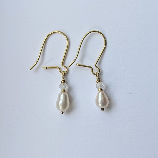 kolczyki pozłacane Kolczyki pozłacane delikatne perełki z topazem