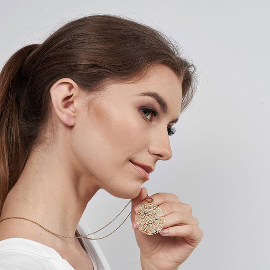 naszyjniki - inne Okrągły naszyjnik z ażurowym motywem Pasithea