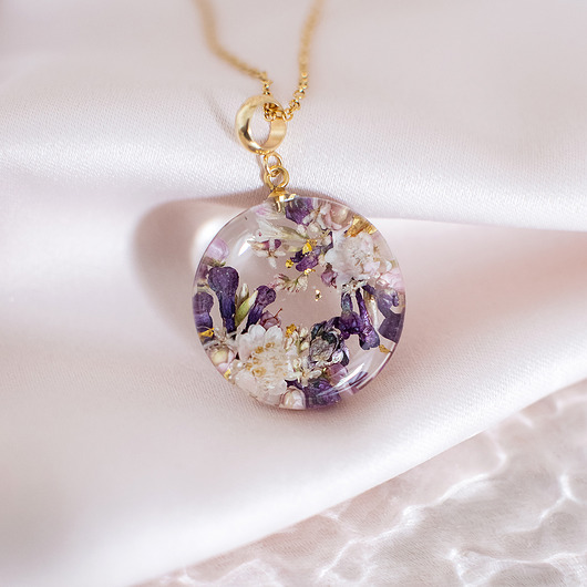 wisiory Wisiorek z kompozycją kwiatową