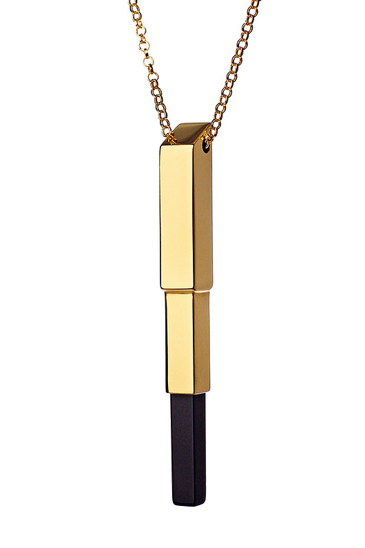 wisiorek z kolekcji EDGY/ Royal/ Daria Siwiak Jewellery