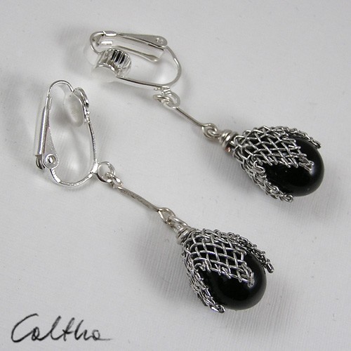 czarne w siateczce (klipsy)  Caltha