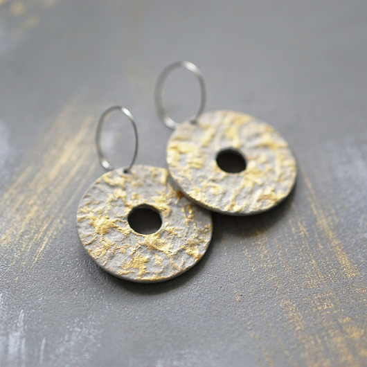 kolczyki z żywicy Duże kolczyki koła ze złotem