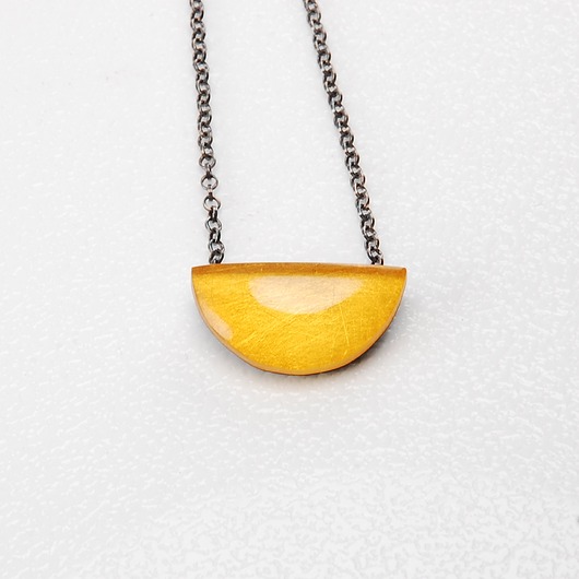 srebrne naszyjniki Naszyjnik bursztynowy półokrąg koniakowy