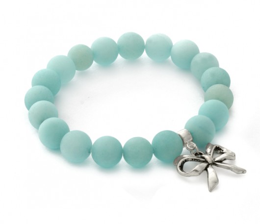 Mint mat jade with bow pendant. Lavoga