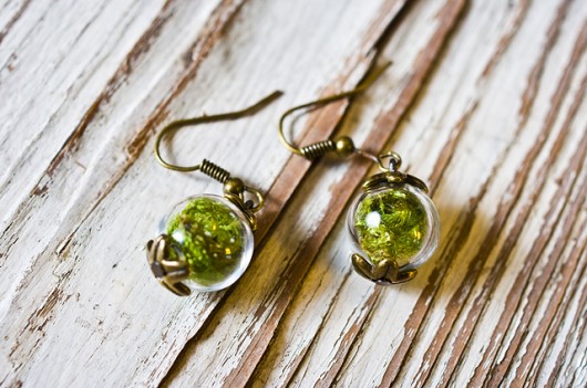 Szklane kolczyki z mchem So Jewelry