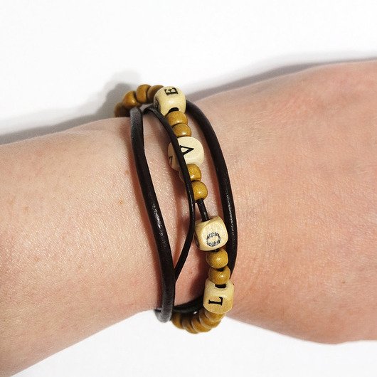 bransoletki drewniane Bransoletka - Koraliki drewniane LOVE - rzemienie skórzane brązowe