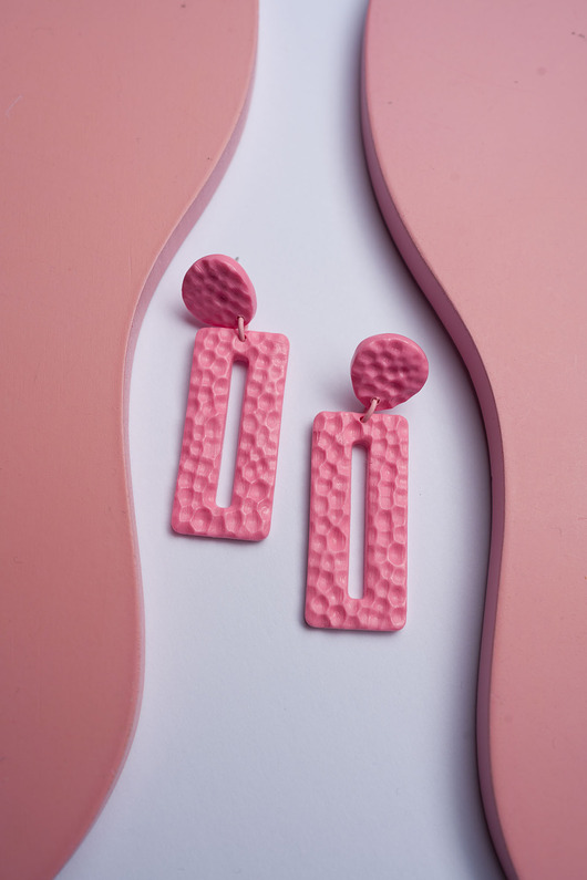 kolczyki z masy plastycznej Minimalistyczne sztyfty z fakturą