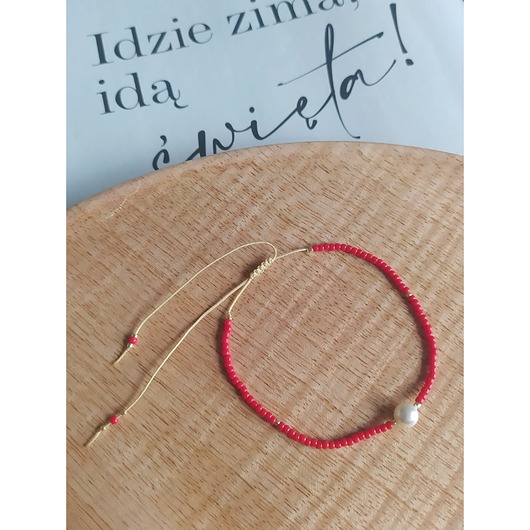 bransoletki na sznurku Bransoletka czerwone koraliki i Perła Majorka