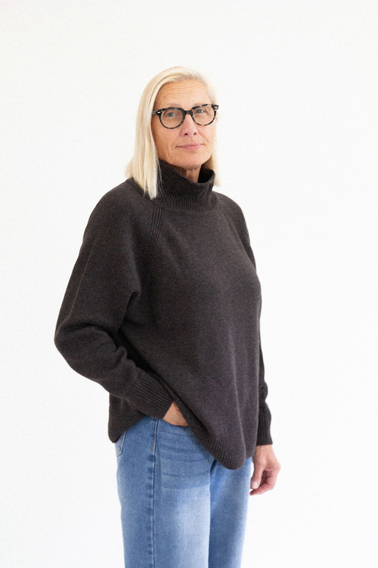 swetry damskie  IRBIS Brązowy Wełniany Sweter Oversize z Golfem 100% Wełny Merino RWS