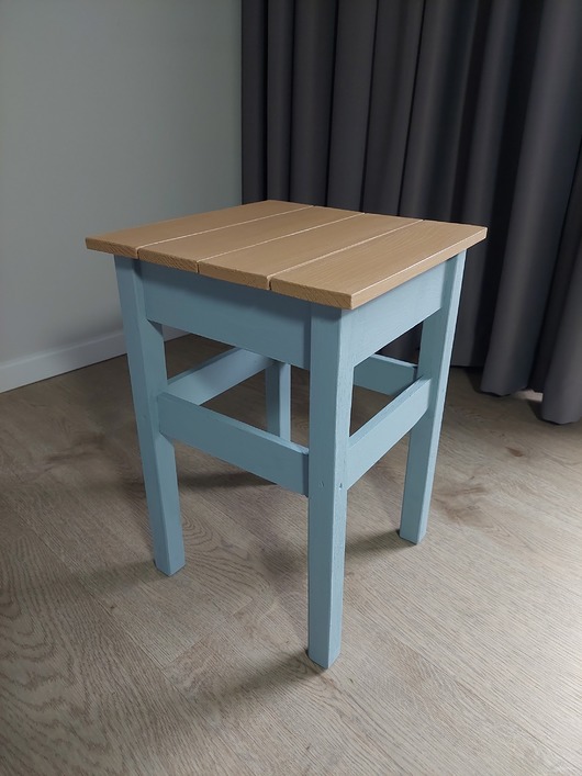 stołki Własnoręcznie malowany handmade taboret w pastelowych kolorach art deco