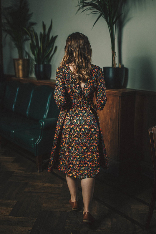 sukienki midi damskie Sukienka retro z dekoltem na plecach