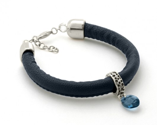 Navy blue strap with kryształ Swarovski pendant. Lavoga
