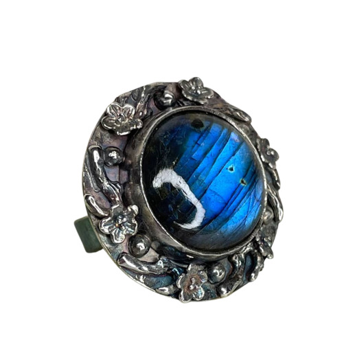 pierścionki srebrne Pierścionek z labradorytem w srebrnych kwiatach