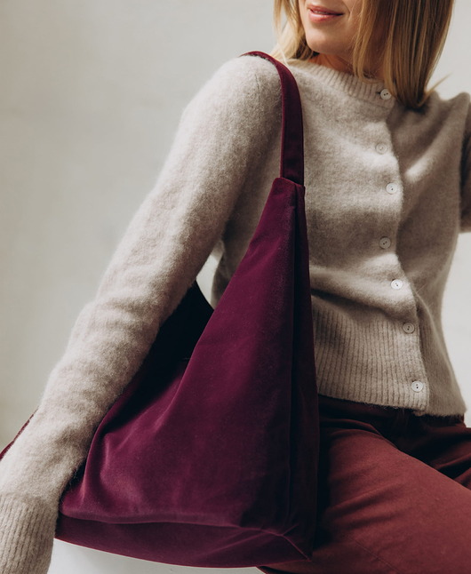 torby na ramię Torba HOBO z weluru tapicerskiego w kolorze BAKŁAŻANOWYM