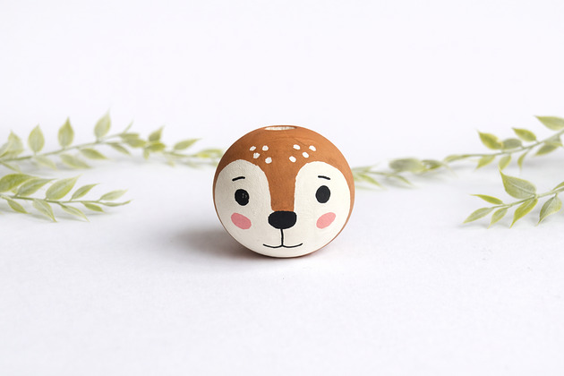 akcesoria różne Ręcznie malowany koralik sarenka 3 cm do makramy i rękodzieła 1 szt.