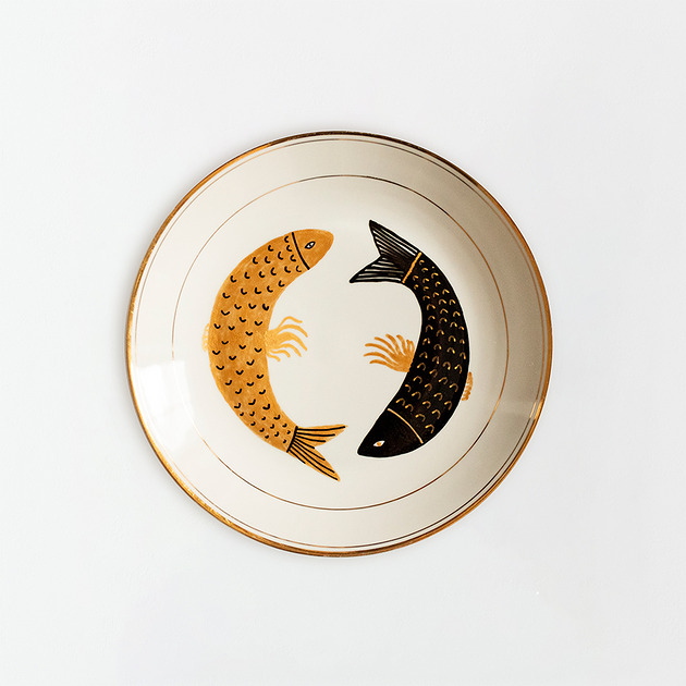 Ozdoby na ścianę Talerz na ścianę - czarna i złota rybka