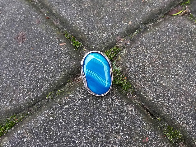 Paseczki - pierścionek regulowany po drugiej stronie lustra