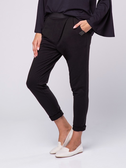 spodnie dresowe damskie Spodnie z dżerseju Boyfriend Look 415 czarne