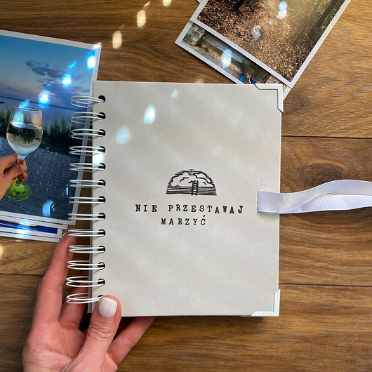 notatniki i albumy Album na zdjęcia NIE PRZESTAWAJ MARZYĆ