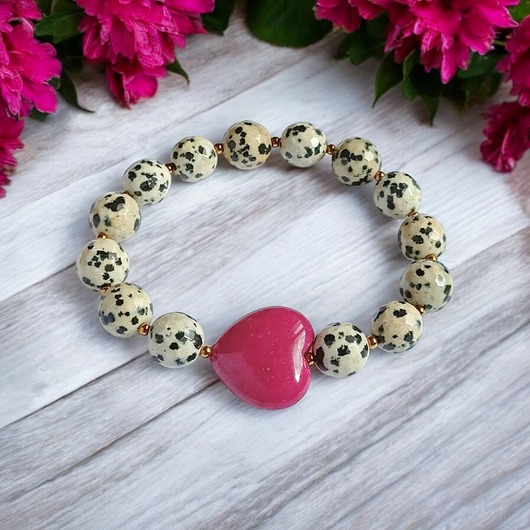bransoletki z kamieni naturalnych Jaspis dalmatyński i serce : FUKSJA : bransoletka na gumce