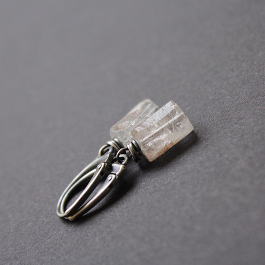 kolczyki z kamieniami Kolczyki Kwarc z inkluzjami