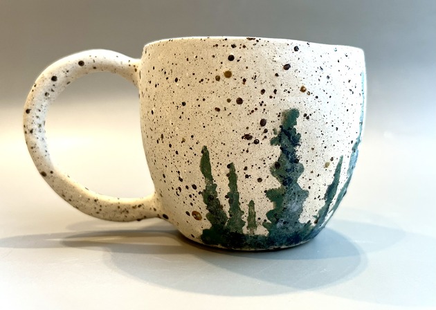 kubki Ceramiczny kubek z ręcznie malowanym lasem