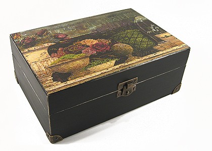 SZKATUŁKA VINTAGE Z OKUCIAMI scarllet art