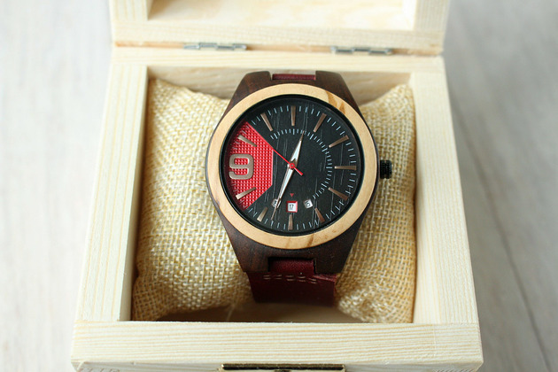 Drewniany zegarek z datownikiem BLACK RED EkoCraft
