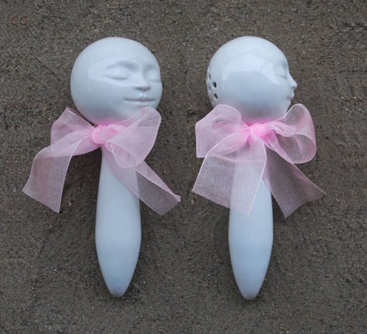 PORCELANOWA grzechotka ar studio