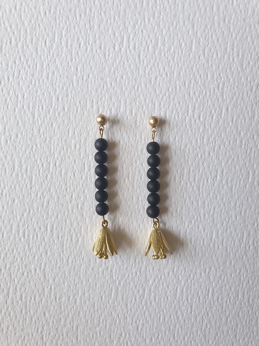 kolczyki z mosiądzu Kolczyki GARDEN OF EDEN  czarny turmalin, mosiądz, kwiat lotosu złoty