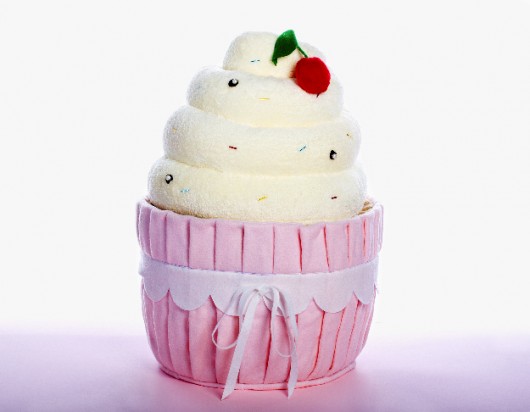 Poduszka muffinka z wisienką i koralikami pillov