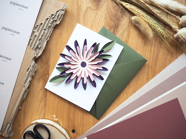 kartki scrapbooking Kartka z papierowym kwiatem fiolet