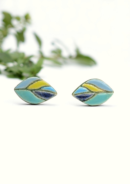 kolczyki ceramiczne Malutkie listeczki-ceramiczne sztyfty