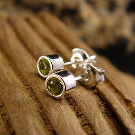 kolczyki z kamieniami Kolczyki z Oliwinem - Kropeczki - Srebro Oliwin