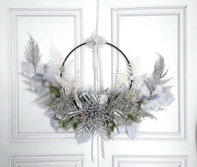 wianki bożonarodzeniowe Świąteczny wianek na obręczy