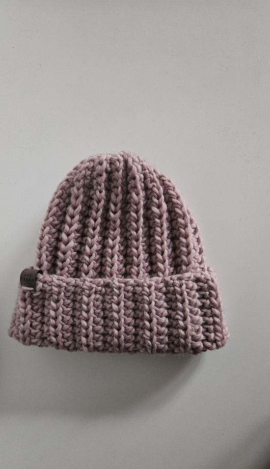 czapki damskie Czapka wełniana w kolorze pudrowym