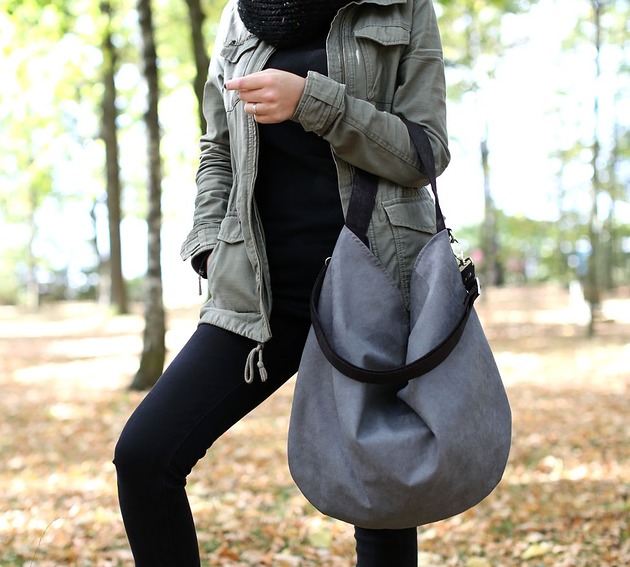 torby na ramię Szara zamszowa torba worek z grafitowe rączki
