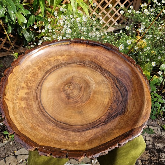 talerze, miski Duży drewniany półmisek (orzech, żywa krawędź)