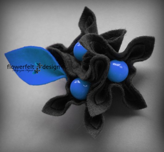 grafitowa z niebieskim  FlowerFelt Design