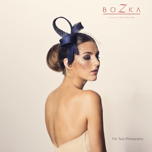 Granatowy fascynator z woalką BOZKA Luxury Handmade