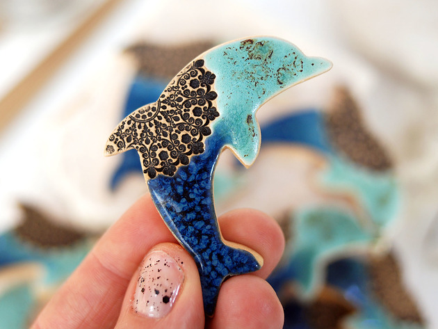 Ceramiczny delfin -  magnes na lodówkę 10FingersArt