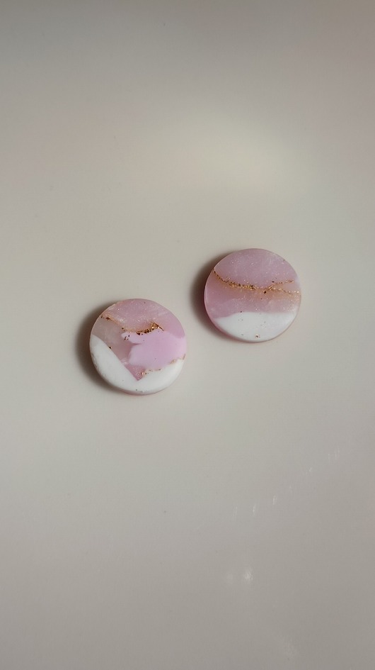 kolczyki z masy plastycznej Kolczyki sztyfty think pink III