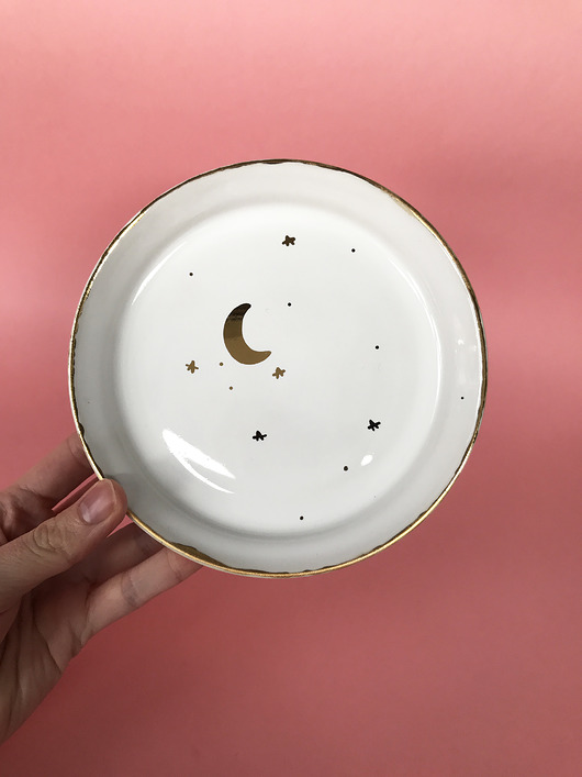 Ceramiczny okrągły talerz biały ELEMTHEBRAND